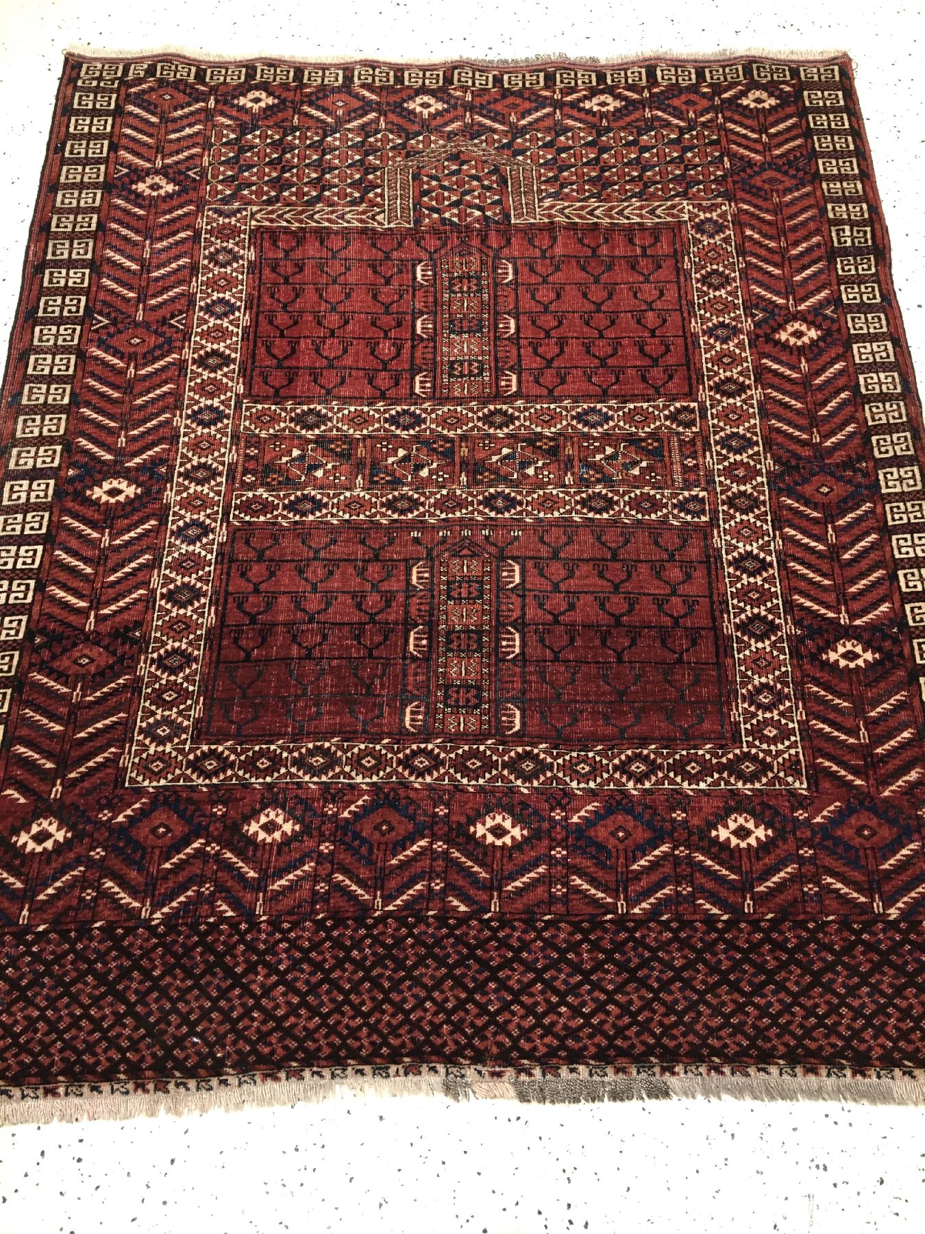 Detail a: Tekke "Engsi" antik, Turkmenistan, 19.Jhd., Wolle geknüpft auf Wolle. Klassischer Tür-Eingangsteppich der Tekke Nomaden mit besonderem ...