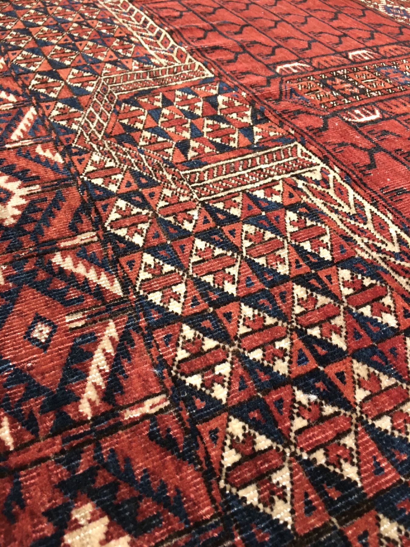 Detail f: Tekke "Engsi" antik, Turkmenistan, 19.Jhd., Wolle geknüpft auf Wolle. Klassischer Tür-Eingangsteppich der Tekke Nomaden mit besonderem ...