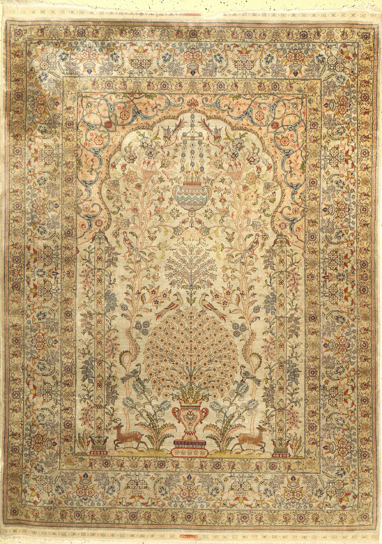 Hereke, China, ca. 40 Jahre, reine Naturseide, ca. 174 x 126 cm, EHZ: 4