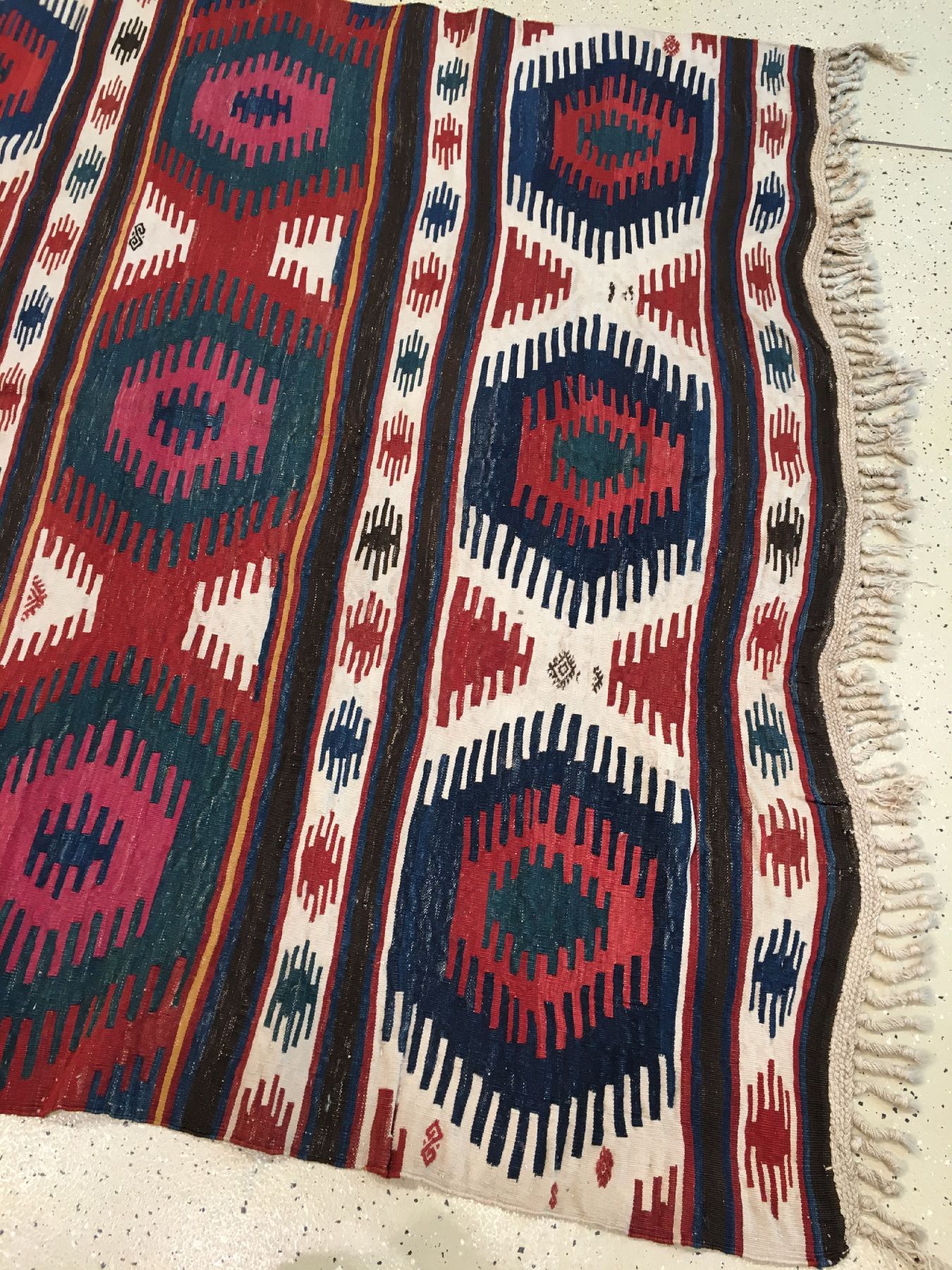Detail h: Feiner Schirwan "Kelim" antik, Ostkaukasus, 19.Jhd., Wolle gewebt auf Wolle/weiße Musterpartien in Baumwolle. Sehr schöner Kelim aus dem ...