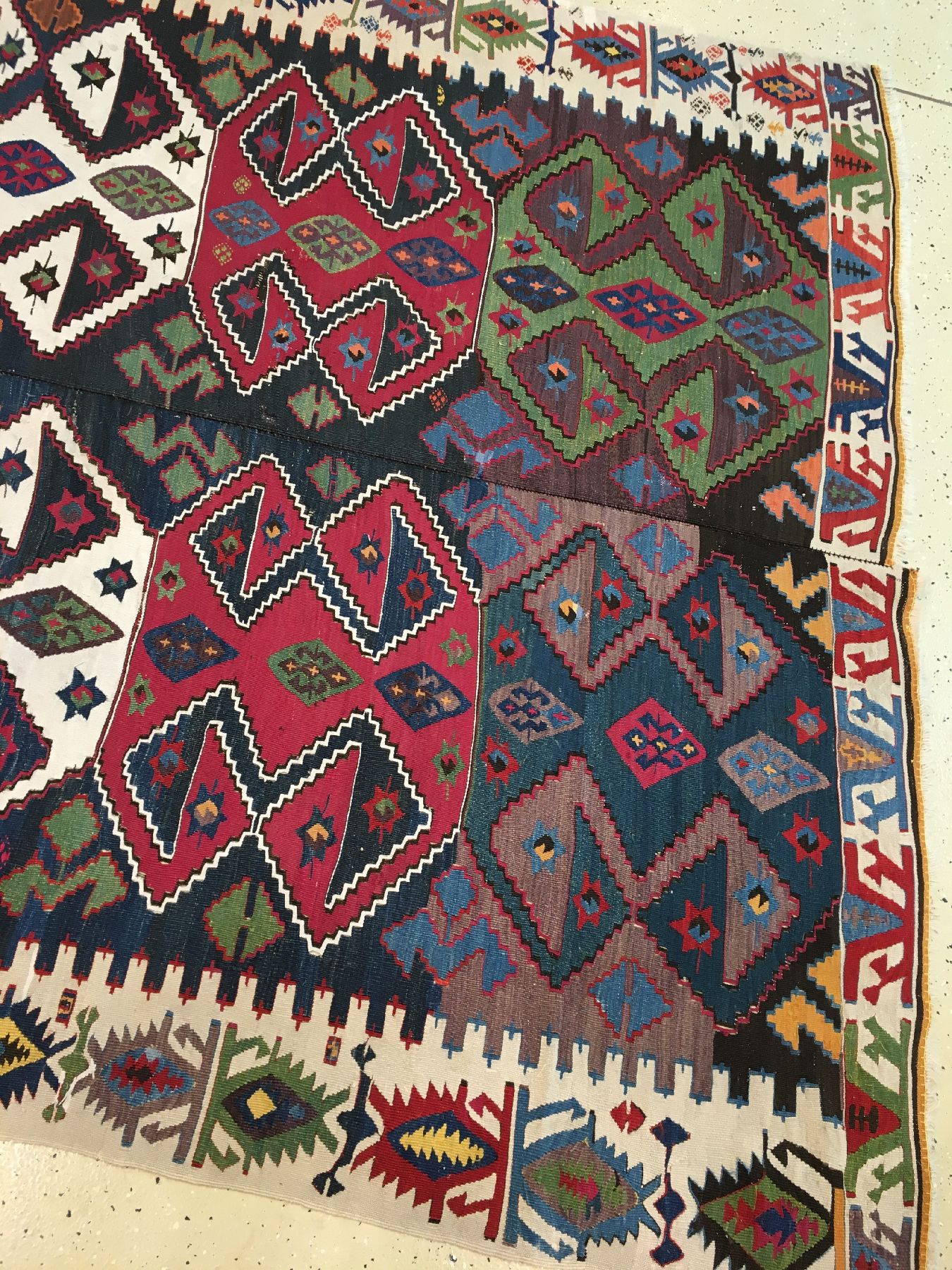 Detail h: Feiner Aksaray "Kelim" antik, Zentralanatolien, 19.Jhd., Wolle gewebt auf Wolle/weiße Musterpartien im Fond aus Baumwolle. Prächtiger ...