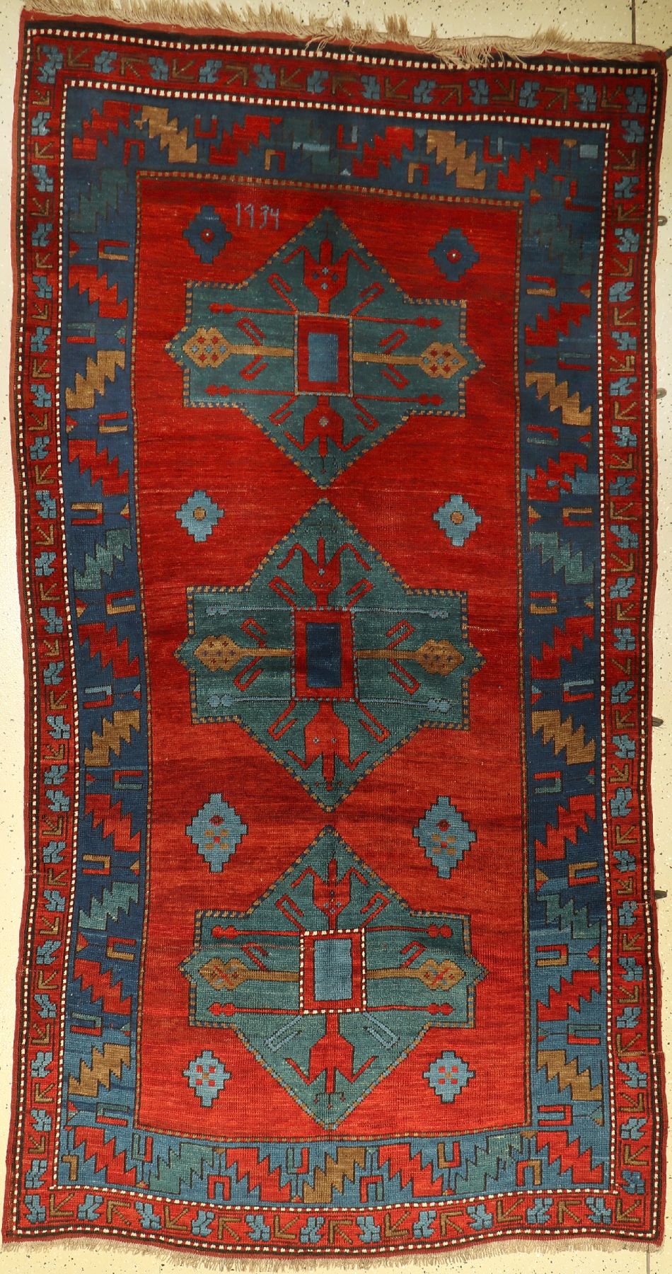 Kasak antik, Kaukasus, Datiert 1934 Jahre,Wolle auf Wolle, ca. 272 x 146 cm, selten, EHZ: 2-3, leichte Trittfalten
