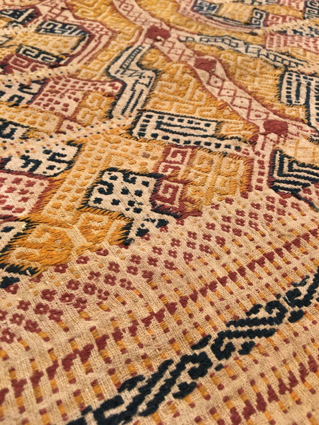 Detail b: (2 Lots) Indonesische Textilien (Metallbroschiert) antik, Indonesien, 19.Jhd/Anfang 20.Jhd., Wolle/Metall/Baumwolle. Sehr selten, museumsqualität, ...