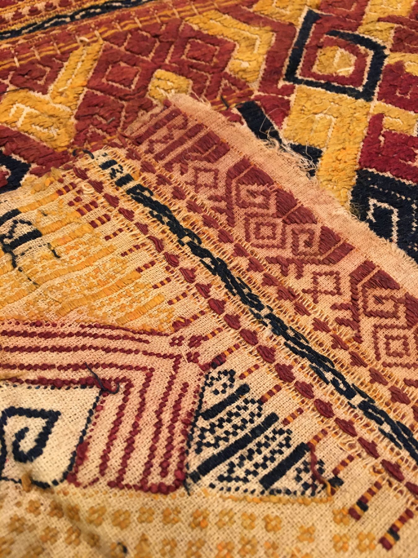 Detail b: (3 Lots) Indonesische Textilien antik, Indonesien, Ende 19.Jhd./Anfang 20.Jhd., Wolle/Baumwolle. Sehr selten, Museumsqualität, ca. 80 x 36 cm, ca. ...