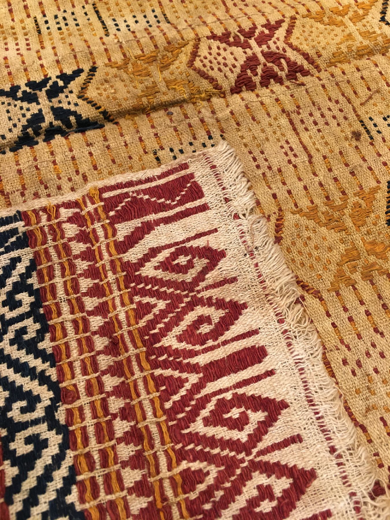 Detail e: (3 Lots) Indonesische Textilien antik, Indonesien, Ende 19.Jhd./Anfang 20.Jhd., Wolle/Baumwolle. Sehr selten, Museumsqualität, ca. 80 x 36 cm, ca. ...