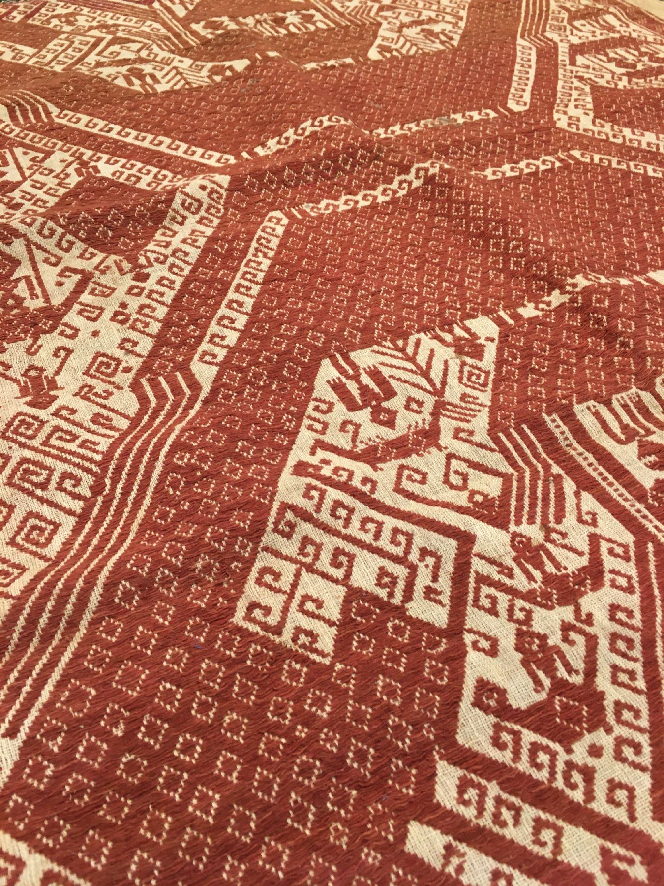 Detail b: (2 Lots) Indonesische Textilien antik, Indonesien, Ende 19.Jhd./Anfang 20.Jhd., Wolle/Baumwolle. Sehr selten, ca. 86 x 79 cm, ca. 84 x 70 cm, EHZ: ...