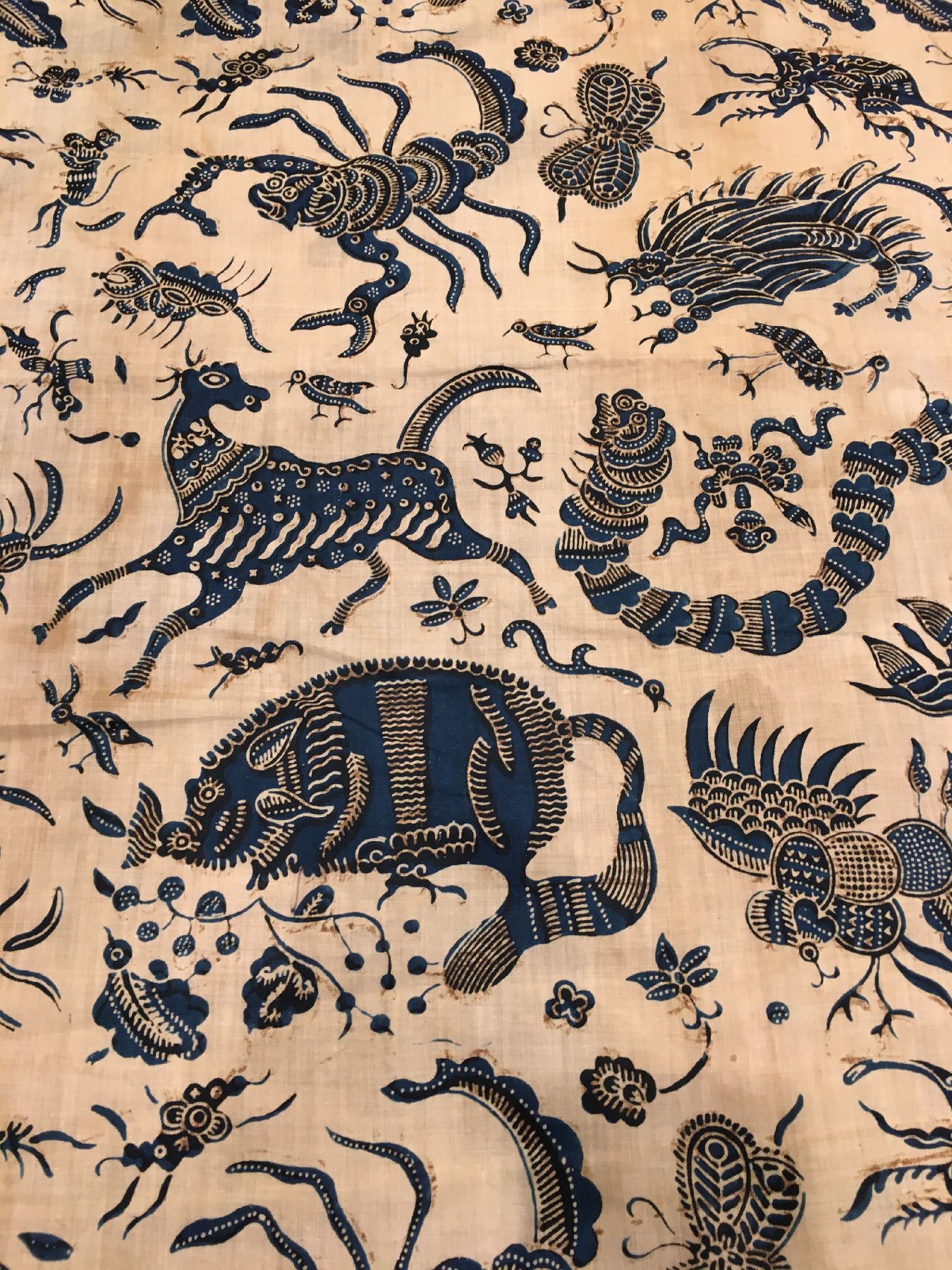 Detail c: Museales indonesisches Batik-Textil antik, Indonesien, 19.Jhd., sehr feine Baumwolle. Absolute Rarität, Museumsqualität, ca. 192 x 129 cm, EHZ: ...