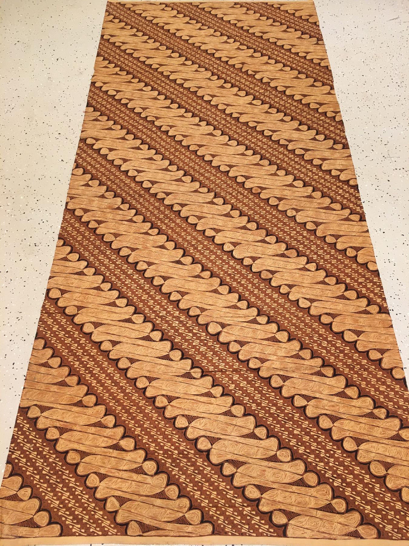 Detail a: Indonesisches Batik Textil antik, Indonesien, Anfang 20.Jhd., sehr feine Baumwolle. Absolute Rarität, sammelwürdig, ca.237 x 103 cm, EHZ: 2-3.