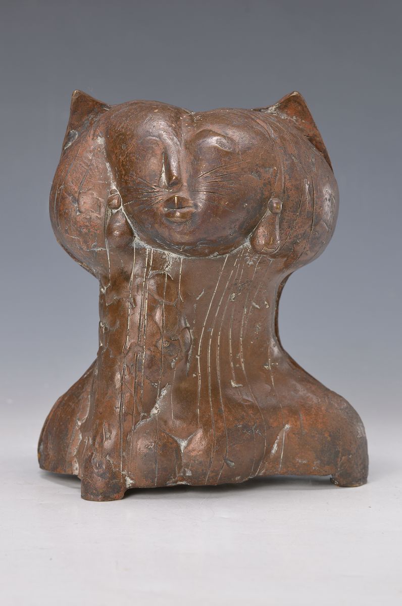 Gernot Rumpf, geb. 1941, Bronzeskulptur, "Die eiserne Jungfrau", monogrammiert, ca. 20 x 17 cm