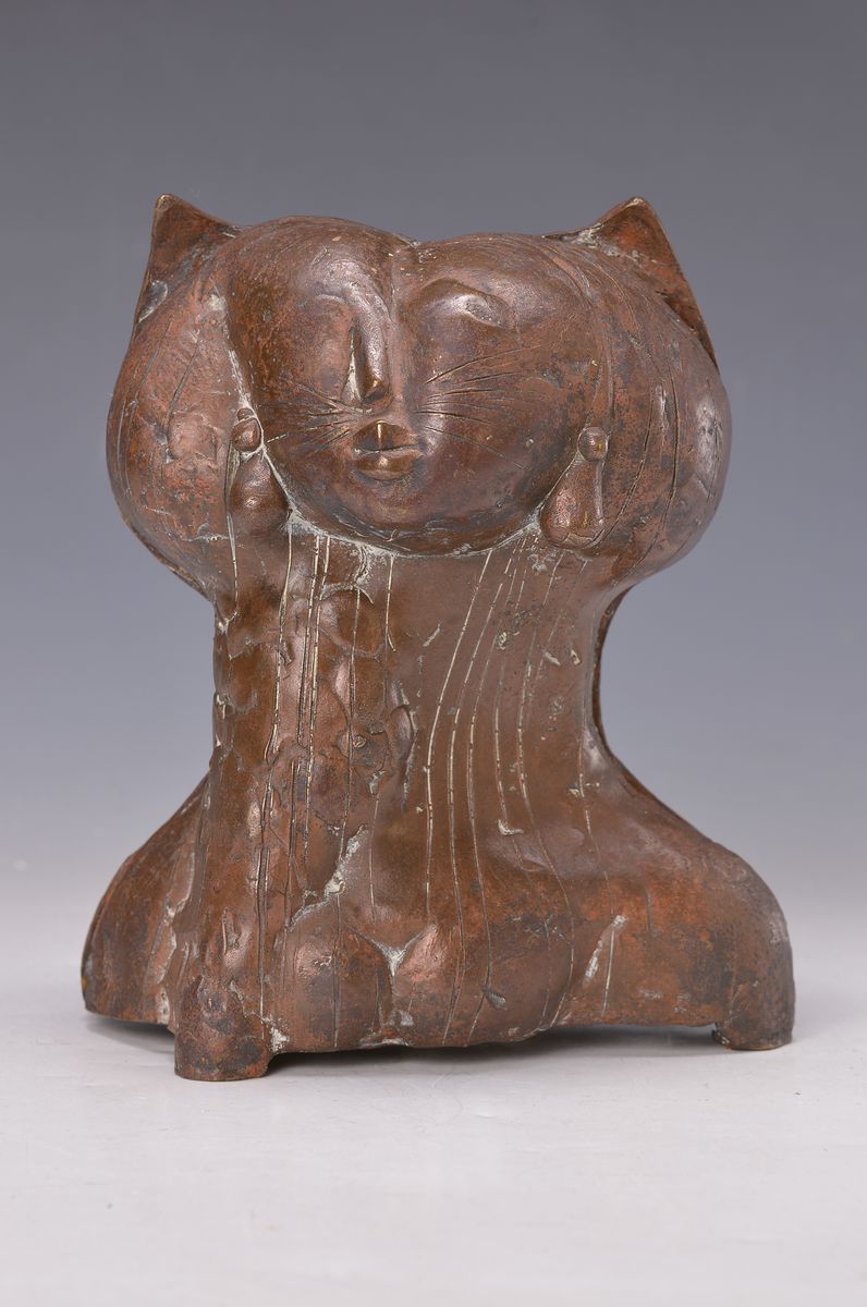 Detail k: Gernot Rumpf, geb. 1941, Bronzeskulptur, "Die eiserne Jungfrau", monogrammiert, ca. 20 x 17 cm