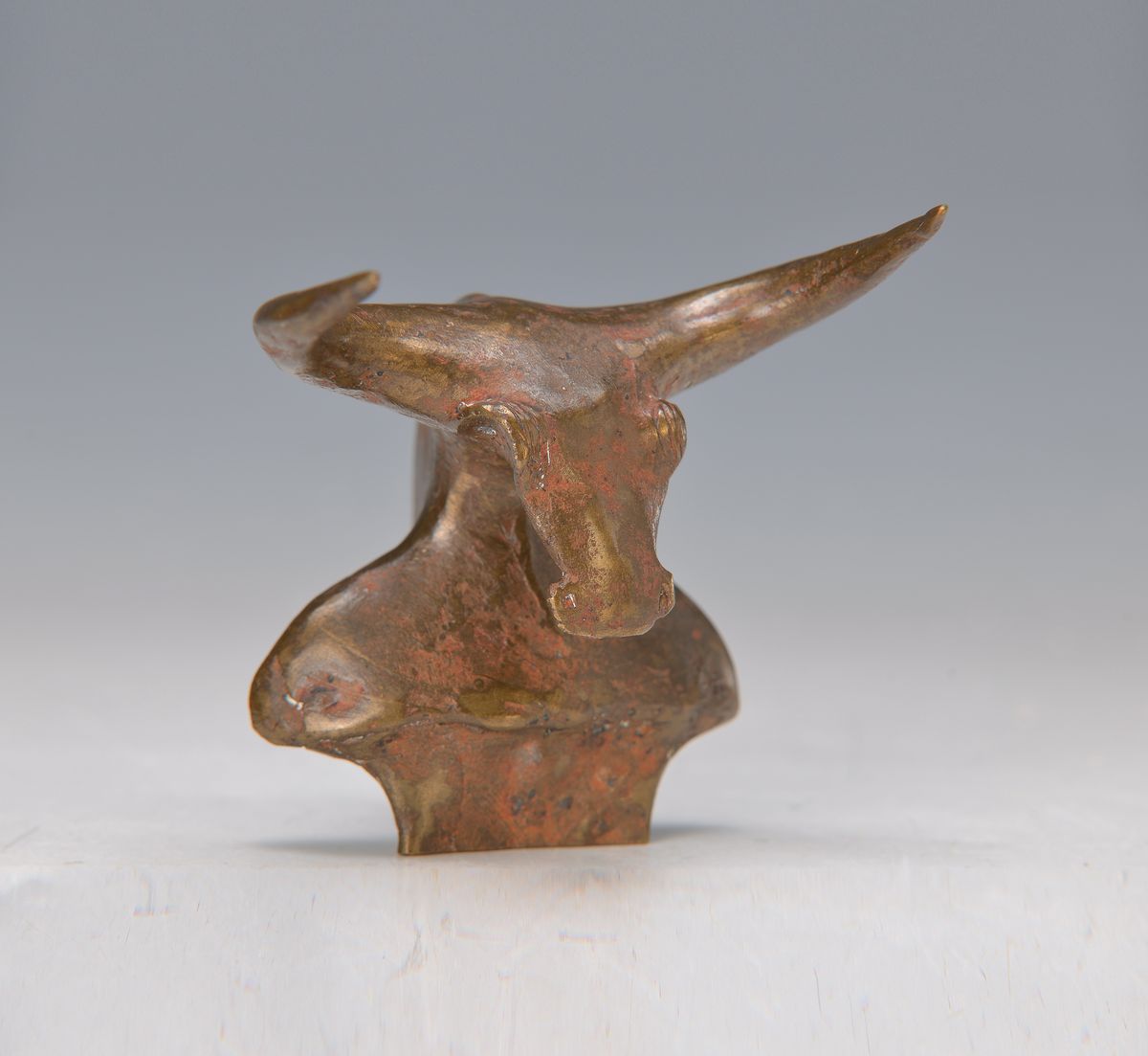 Gernot Rumpf, geb. 1941, Minotaurus, Bronzefigur, monogrammiert, ca. 8.5 x 8.5 cm
