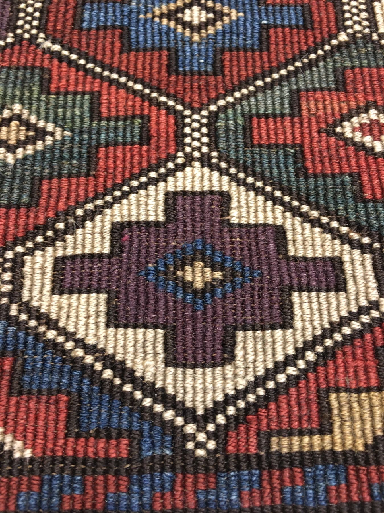 Detail d: Seltene Schahsavan "Reverse-Sumakh" Taschenfront antik, Nordwestpersien Moghan-Gebiet, 19.Jhd., Wolle gewebt auf Wolle. Farbenfrohe ...