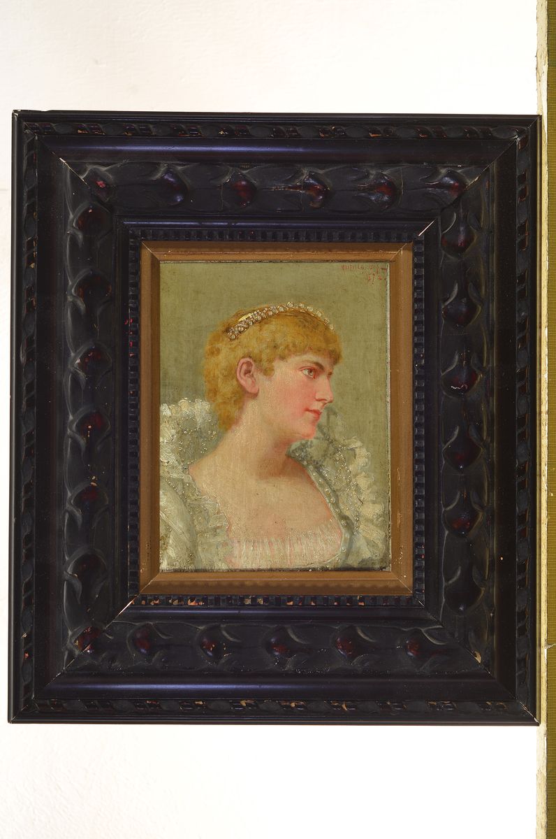 Detail k: James Emery Maxfield, geb. 1848 Detroit, Porträt einer jungen Dame mit Diadem, Öl/Holz, rechts oben signiert und dat. 1882, ca. 15.5x10cm, R.