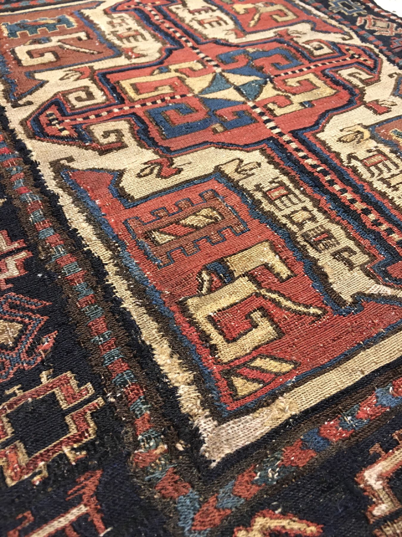 Detail c: Seltene Schahsavan Sumakh "Taschenfront" antik, Nordwestpersien, 19.Jhd., Wolle gewebt auf Wolle. Diese Taschenfront der Schahsavanen mit ...