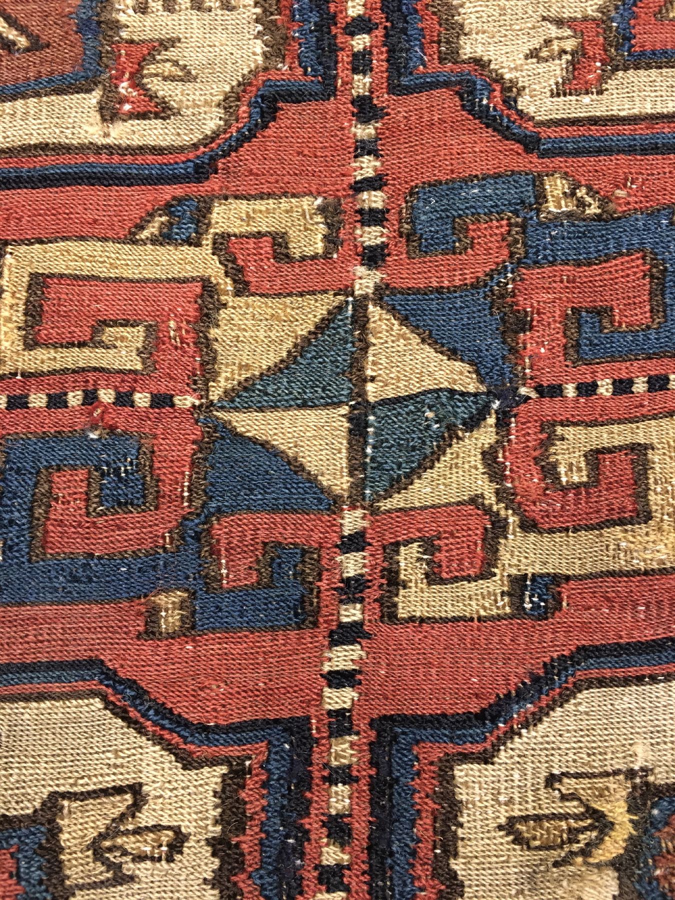 Detail d: Seltene Schahsavan Sumakh "Taschenfront" antik, Nordwestpersien, 19.Jhd., Wolle gewebt auf Wolle. Diese Taschenfront der Schahsavanen mit ...