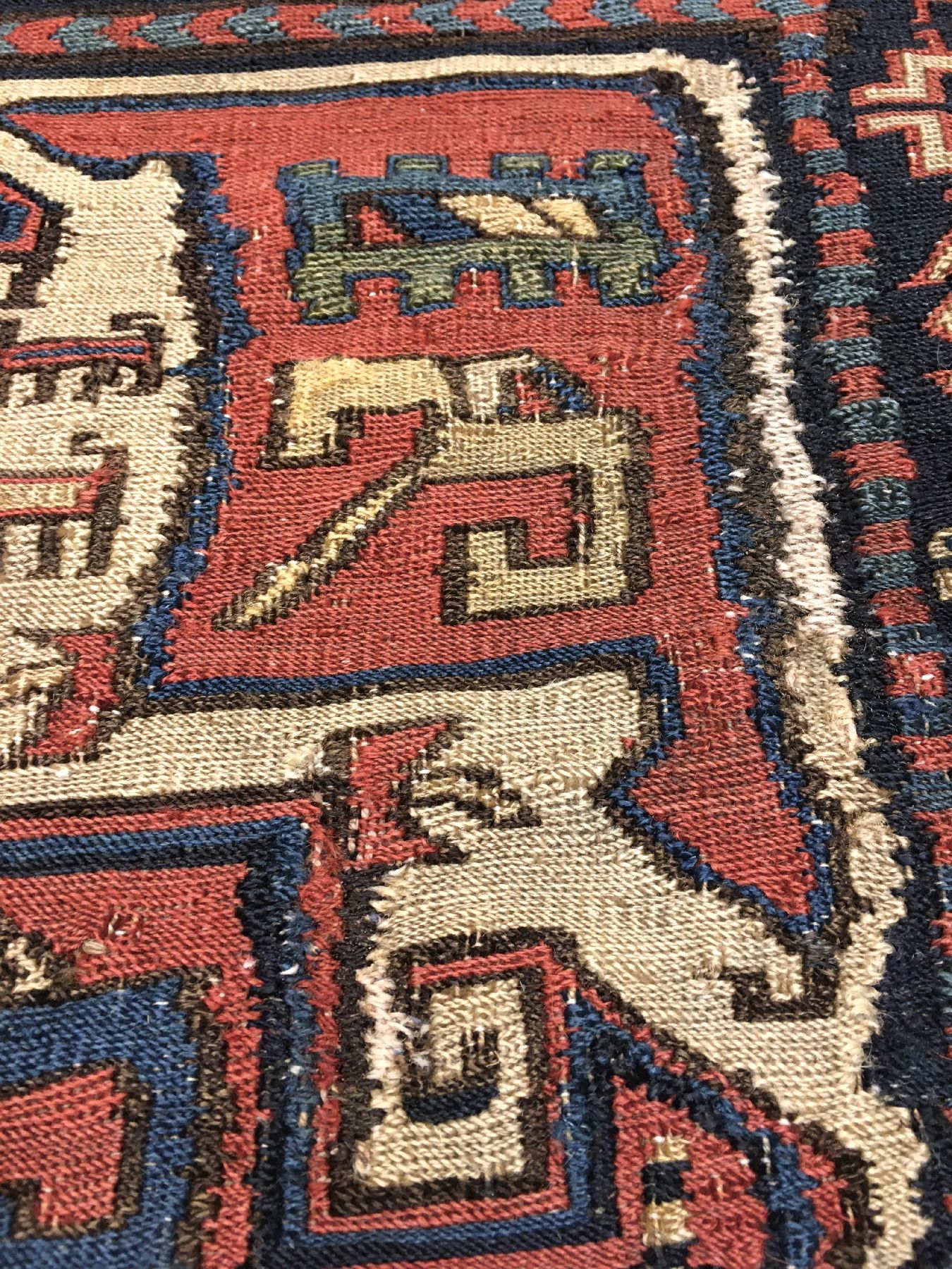 Detail g: Seltene Schahsavan Sumakh "Taschenfront" antik, Nordwestpersien, 19.Jhd., Wolle gewebt auf Wolle. Diese Taschenfront der Schahsavanen mit ...
