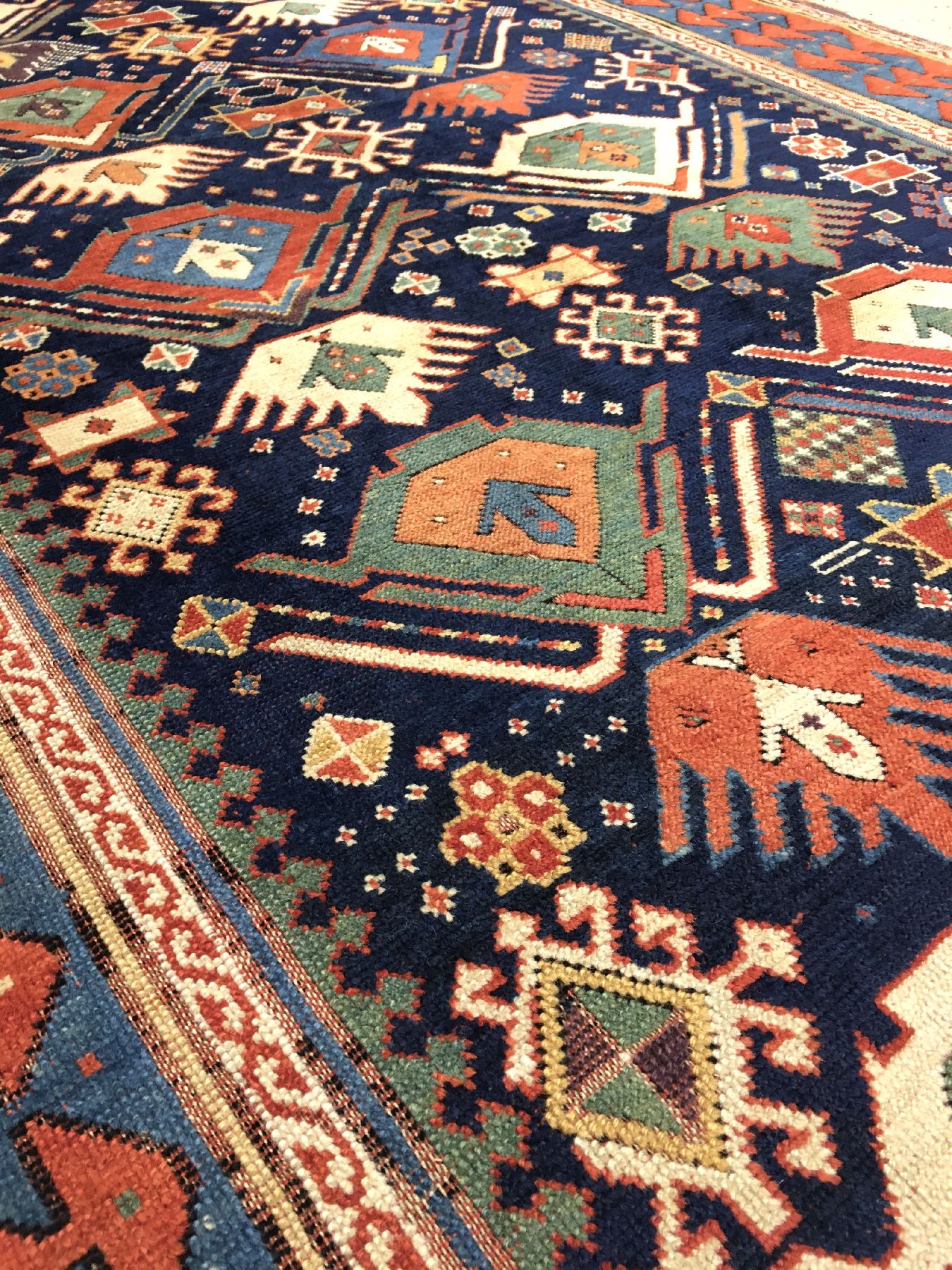 Detail f: Früher Seltener Kasak antik, Ostkaukasus, 1.Hälfte 19.Jhd., Wolle geknüpft auf Wolle. Früher Kaukase im sogenannten Long-Rug Format mit ...