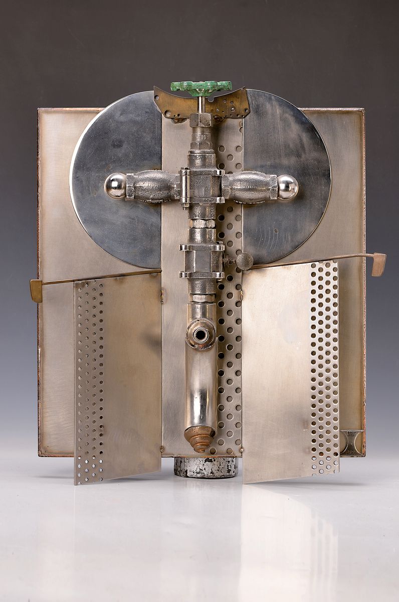 Detail k: Albert Sous, geb. 1935 Stolberg, zeitgenössischer deutscher Goldschmied-und Metall-Bildhauer, lebt in Würselen, Studium an der Werkkunstschule ...