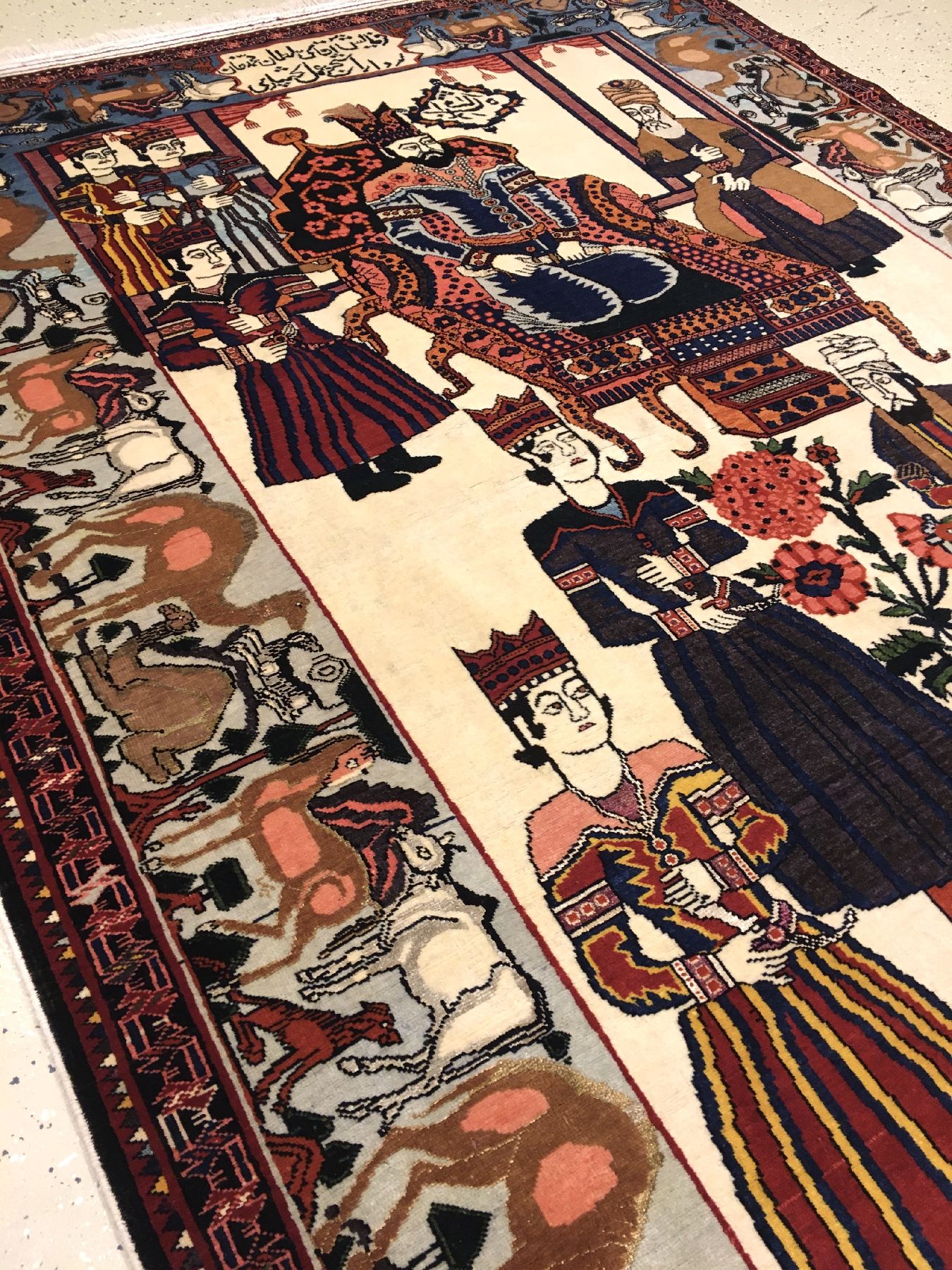 Detail g: Seltener Bachtiari "Khan" Bildteppich (Part-Silk) antik (Mit Widmungskartusche) "Nader Schah Afschar Motiv", Westliches ...