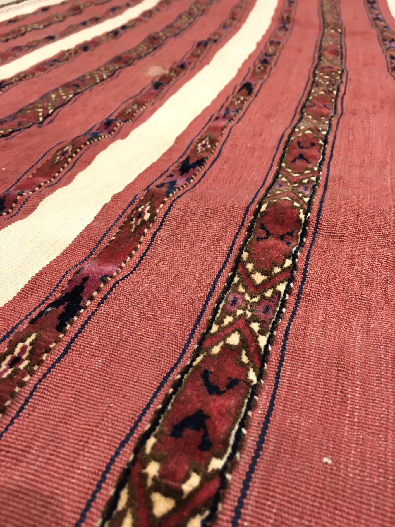 Detail c: Sehr Feiner Tekke "Ak-Tschowal" antik, Turkmenistan, Ende 19.Jhd., Wolle geknüpft undgewebt auf Wolle. Sehr fein geknüpfte Tekke ...