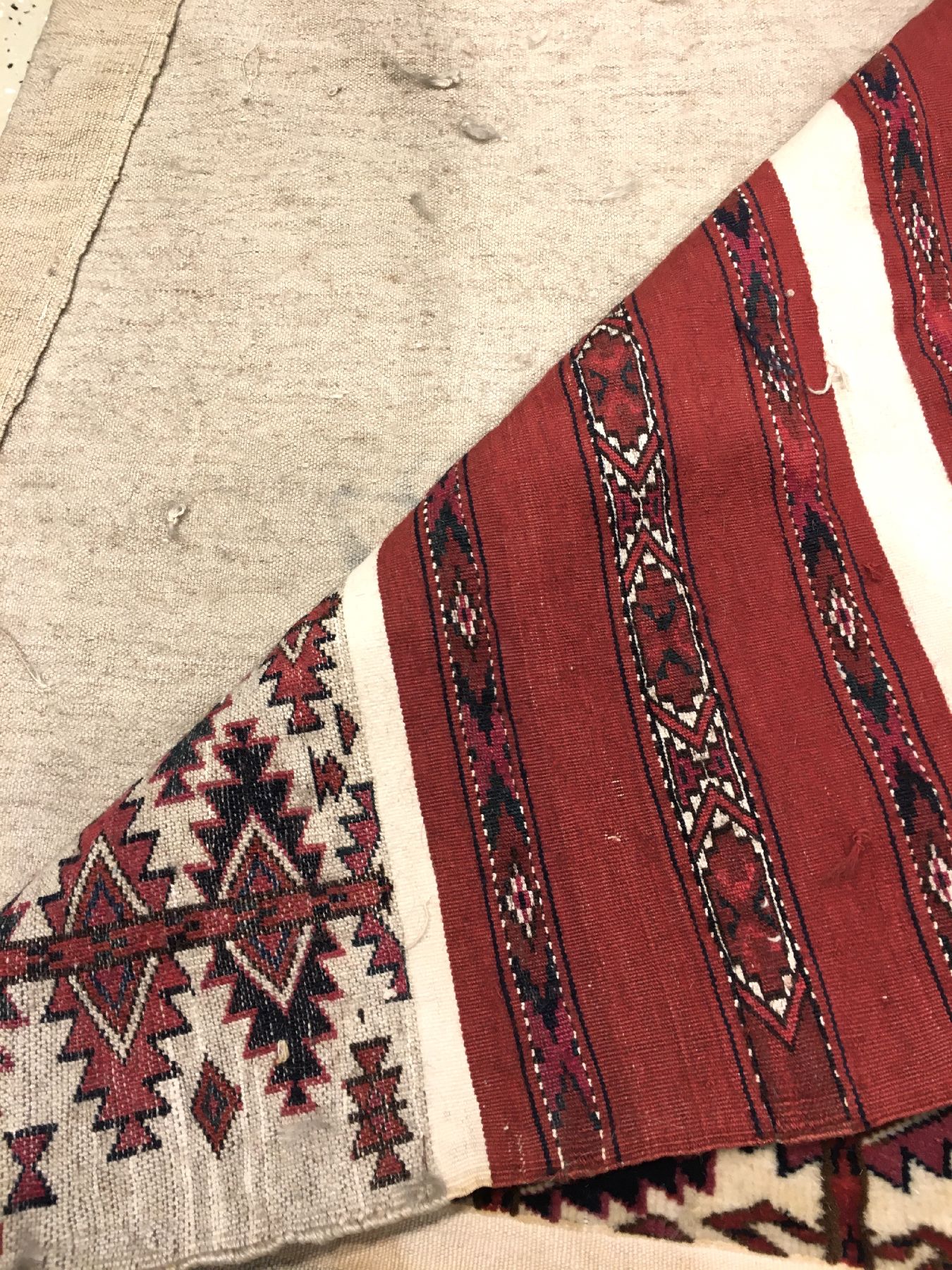 Detail g: Sehr Feiner Tekke "Ak-Tschowal" antik, Turkmenistan, Ende 19.Jhd., Wolle geknüpft undgewebt auf Wolle. Sehr fein geknüpfte Tekke ...