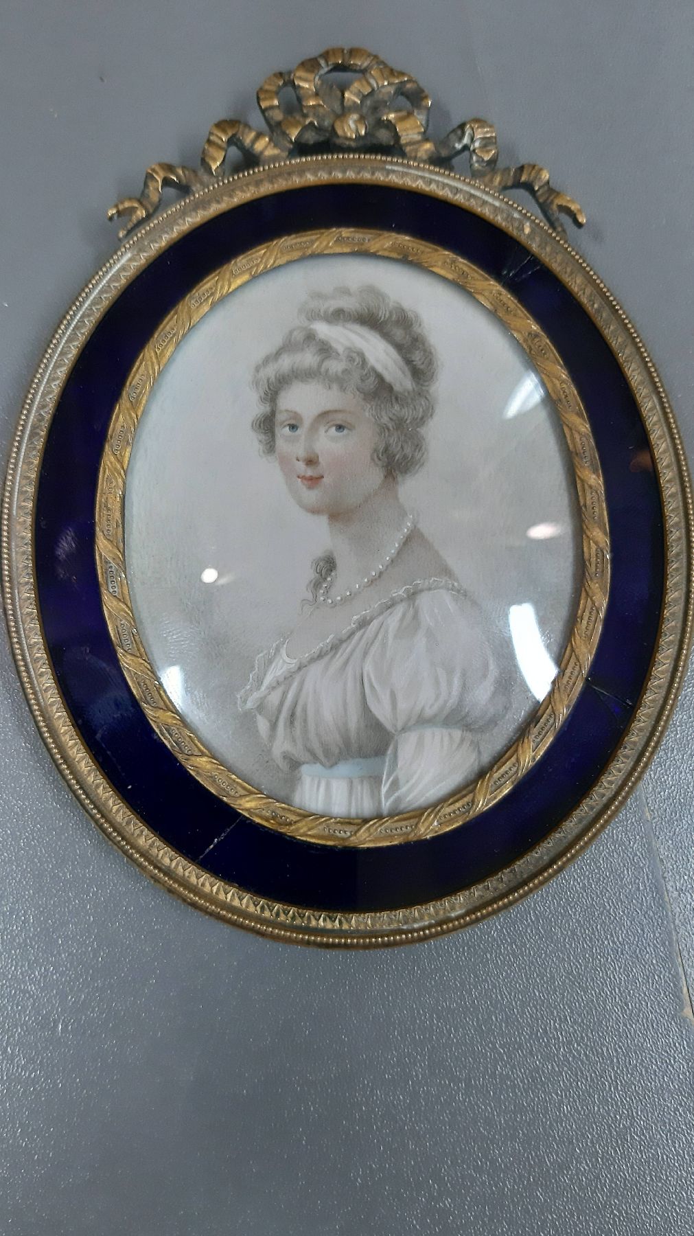 Detail c: Richard Cosway, 1742-1821, Miniaturmalerei auf Elfenbein, Porträt der Charlotte Lennox Duchess of Richmond (1768-1842) im weißen Kleid mit ...