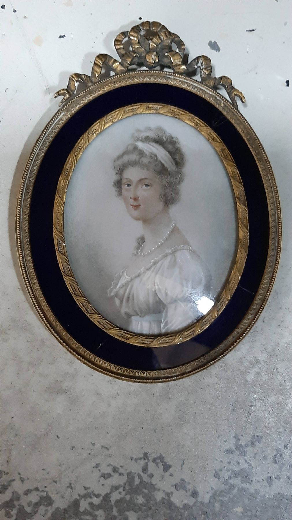 Detail d: Richard Cosway, 1742-1821, Miniaturmalerei auf Elfenbein, Porträt der Charlotte Lennox Duchess of Richmond (1768-1842) im weißen Kleid mit ...
