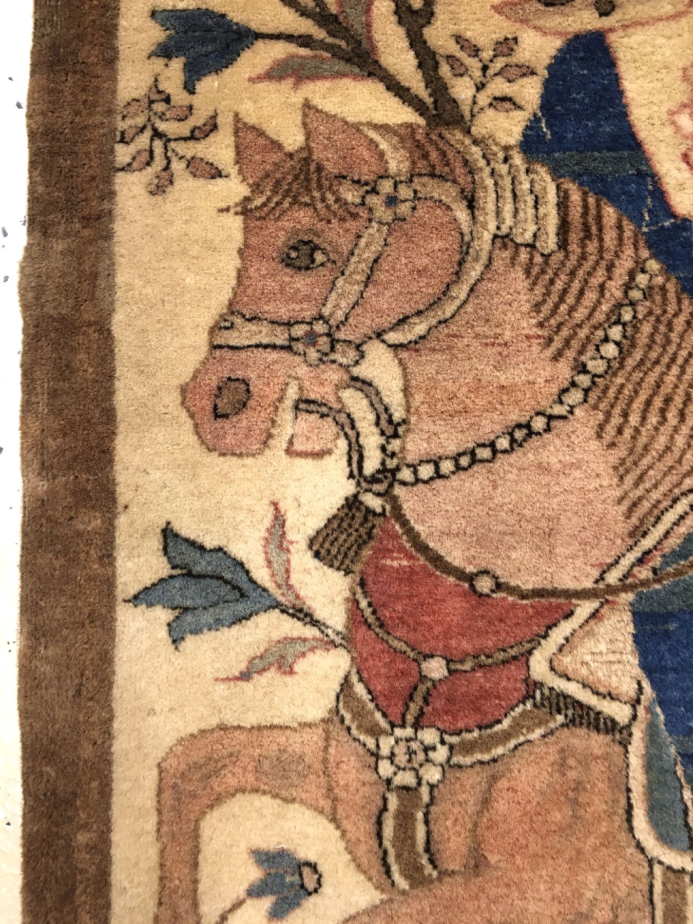 Detail d: Feiner Keschan "Mohtascham" Bildteppich antik (Ahmad Schah Qajar), Zentralpersien, um 1910, Korkwolle geknüpft auf Baumwolle. ...