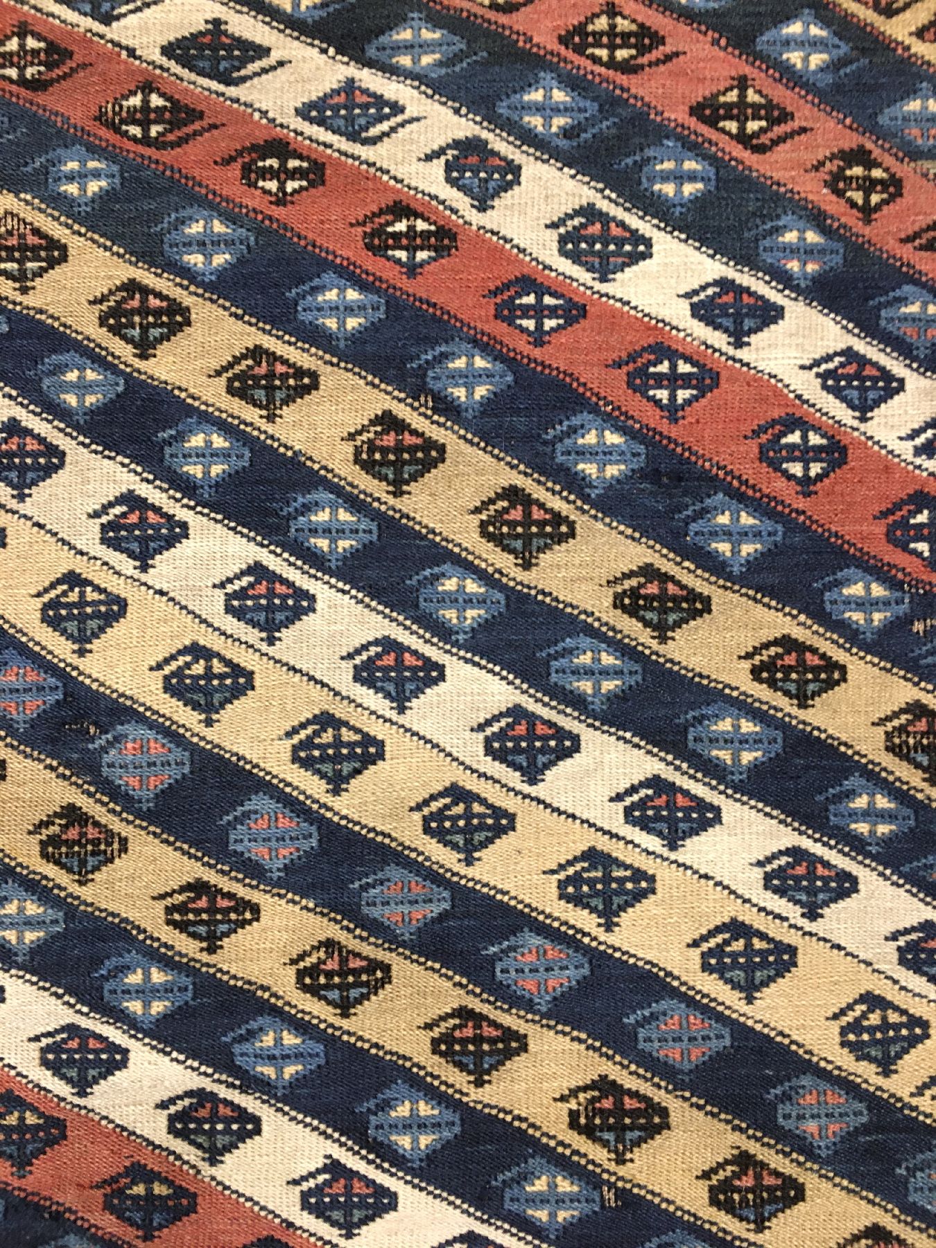 Detail c: Feine Azeri "Taschenfront" Sumakh antik, Südkaukasus Azerbaijan, Ende 19.Jhd., Wolle gewebt auf Wolle. Fein gewebte Taschenfront mit ...