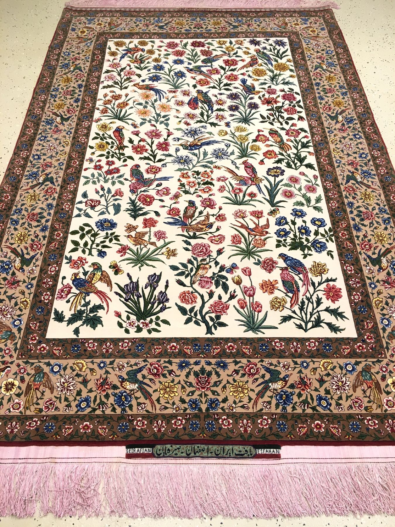 Detail a: Sehr feiner Esfahan "Mahmoud & Mohammad-Reza Seirafian" alt "Doppelsignatur" (Gol Va Bolbol Design), Zentralpersien, um 1970, ...