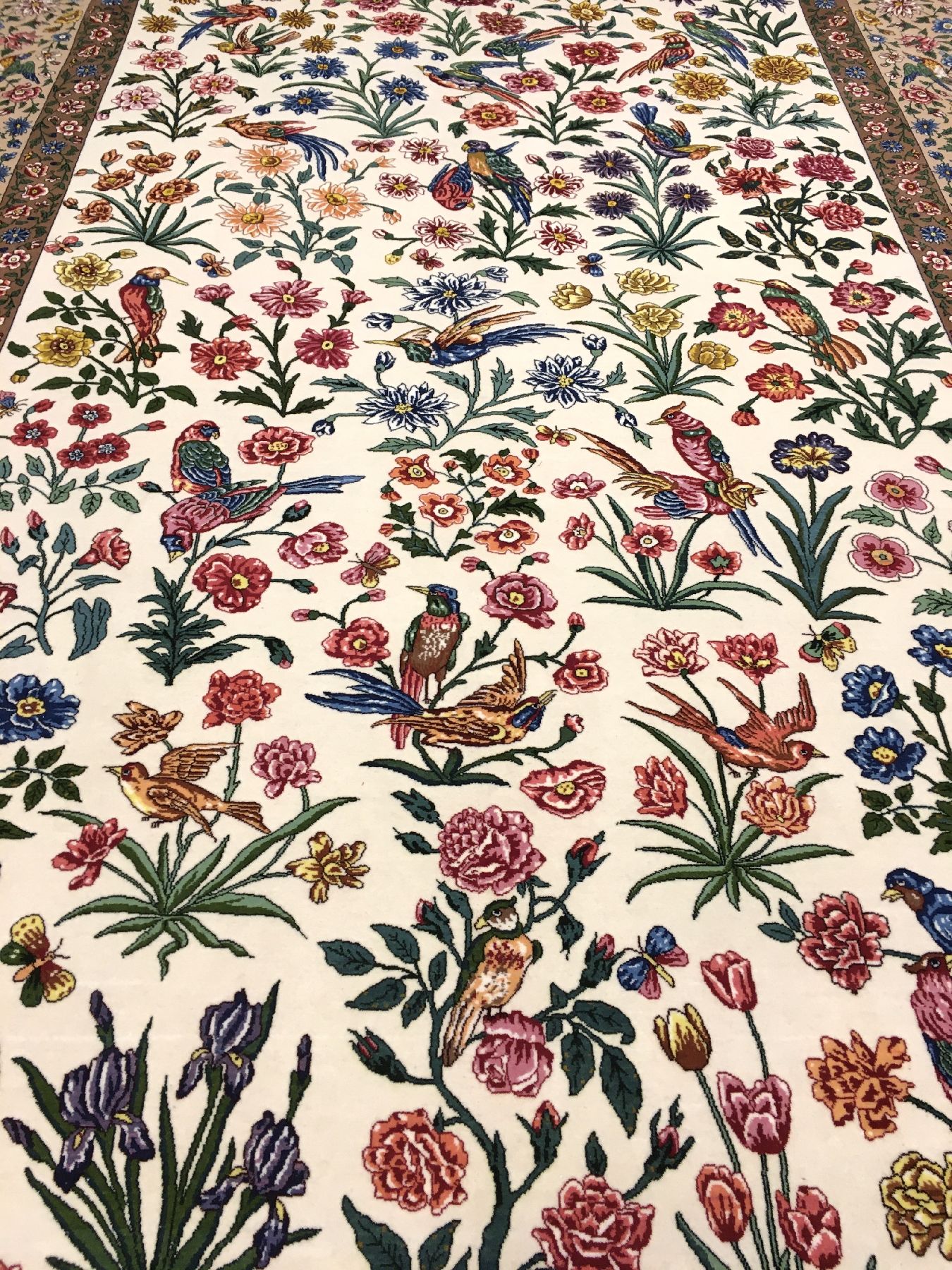 Detail e: Sehr feiner Esfahan "Mahmoud & Mohammad-Reza Seirafian" alt "Doppelsignatur" (Gol Va Bolbol Design), Zentralpersien, um 1970, ...