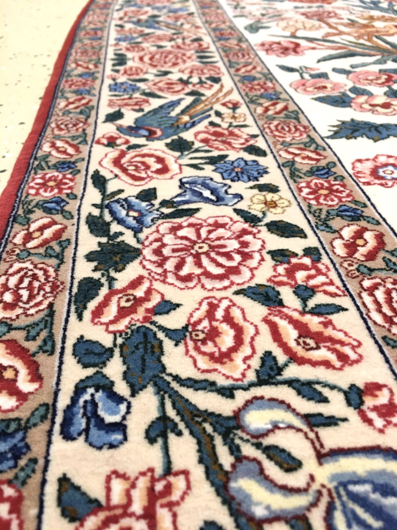 Detail g: Feiner Esfahan "Seirafian" alt "Signiert" (Gol Va Bolbol Design), Zentralpersien, um 1970, Korkwolle geknüpft auf Seidenkette. ...