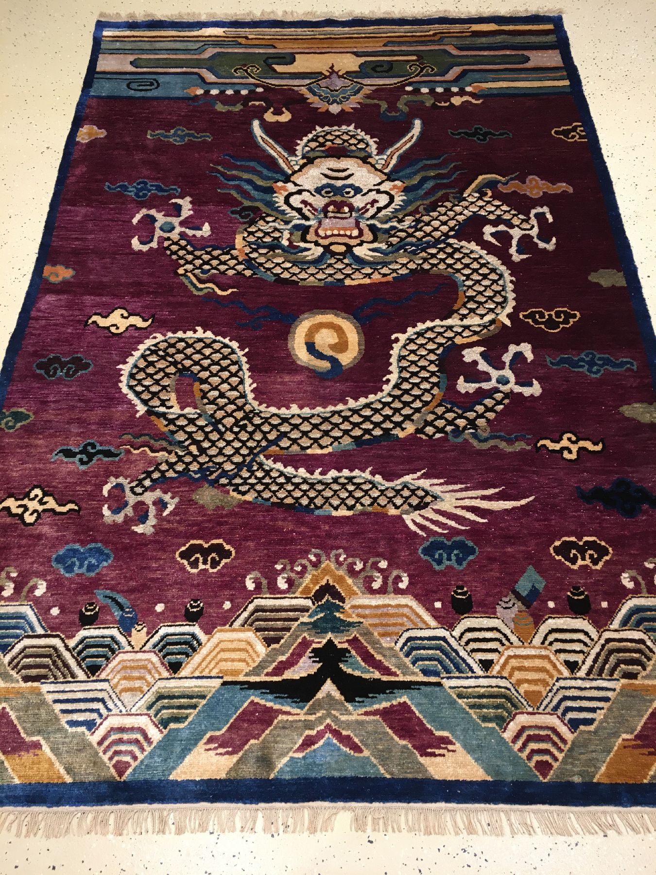Detail a: Seltener Seiden Kansu "Drachenteppich" mit Metallbrokat antik (Wohl aus den Palästen in der verbotenen Stadt Peking, gefertigt für einen ...