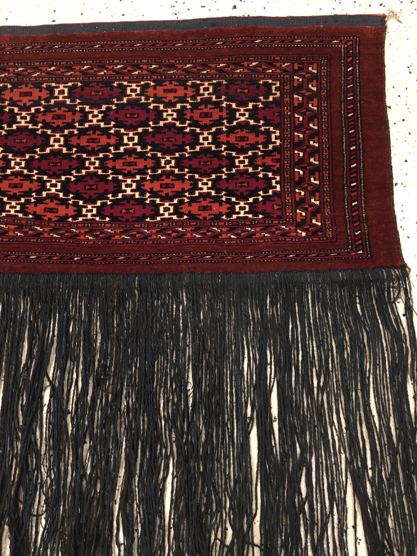 Detail g: Feiner Saryk "Jollar" antik, Turkmenistan, 19.Jhd., Wolle mit weißen Baumwoll-Highlights geknüpft auf Wolle. Sehr hochwertiger ...