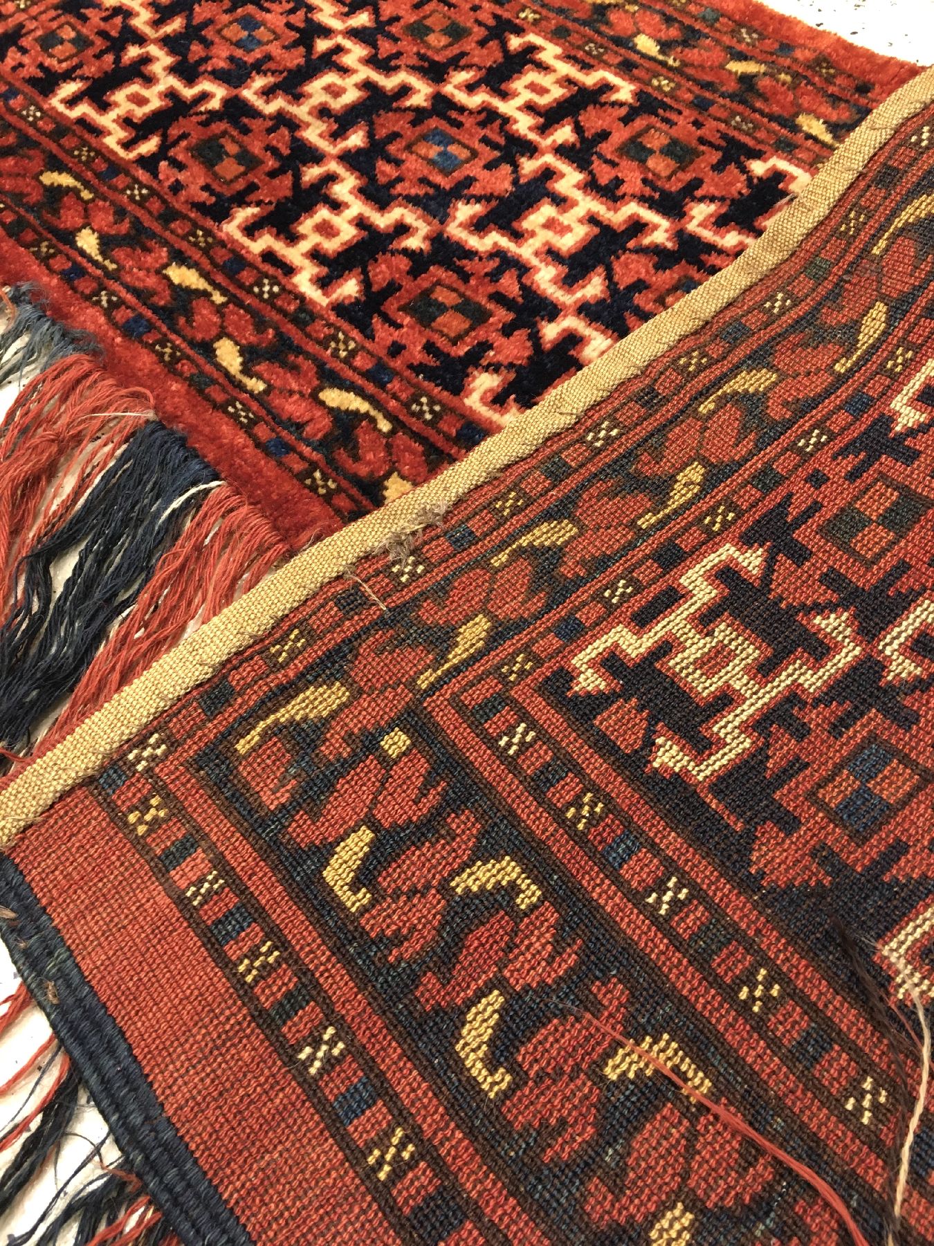Detail g: Ersari "Jollar" antik, Turkmenistan Amu-Darja, 19.Jhd., Wolle geknüpft auf Wolle. Seltener Schmuckbehang der Ersaren mit sogenannten ...