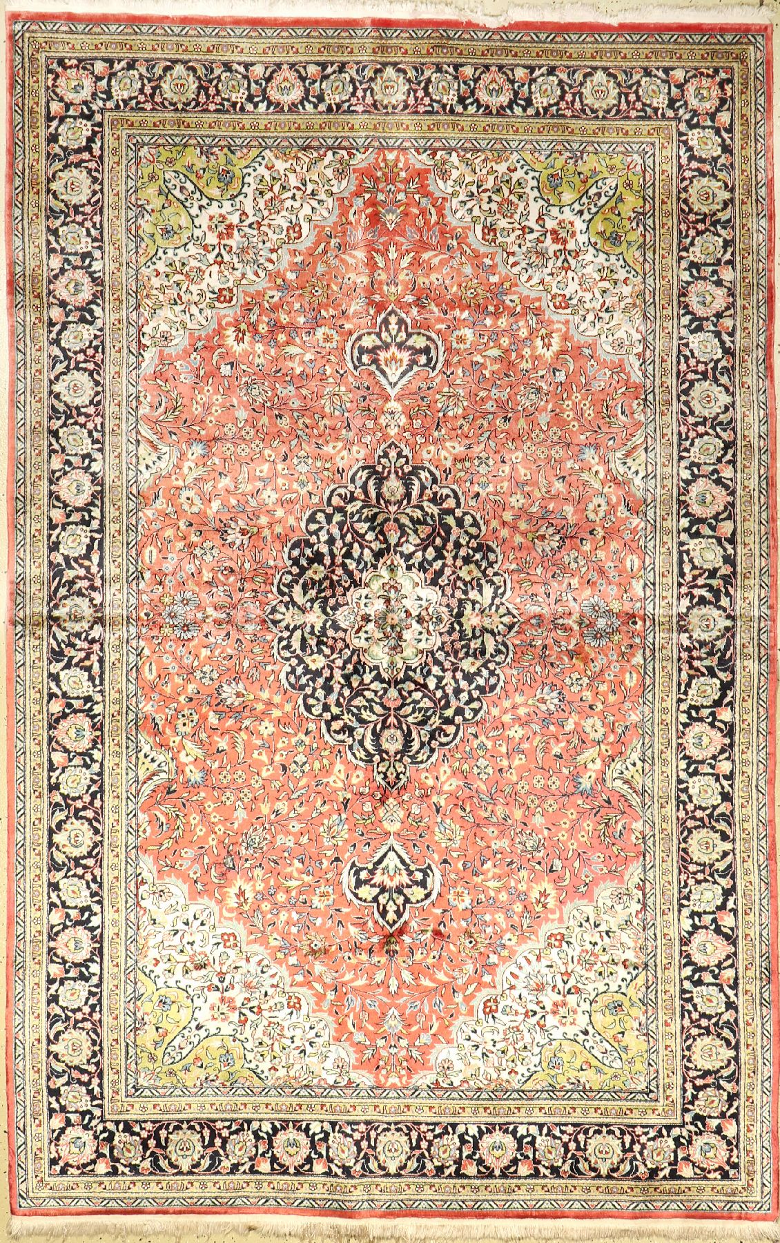 China Seide, ca. 40 Jahre, reine Naturseide, ca. 243 x 155 cm, EHZ: 2
