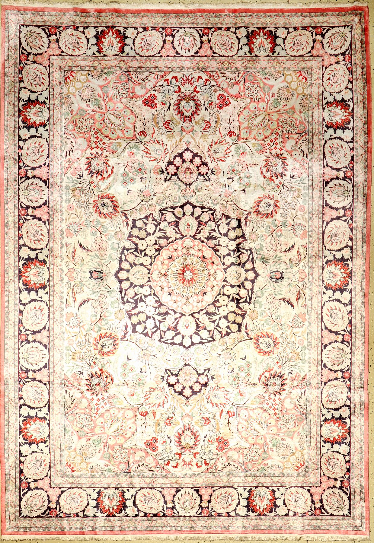 China Seide, ca. 40 Jahre, reine Naturseide, ca. 303 x 213 cm, EHZ: 2-3