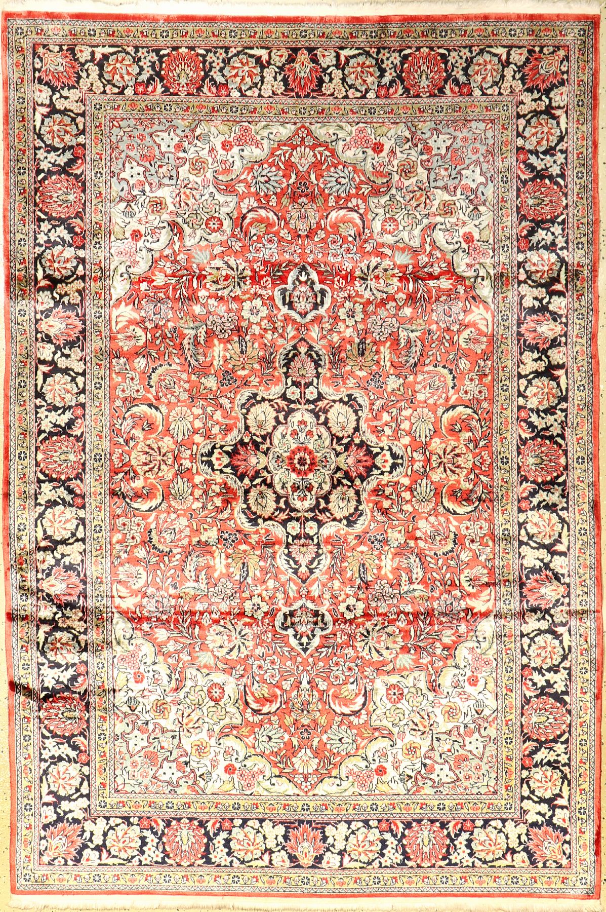 China Seide, ca. 40 Jahre, reine Naturseide, ca. 185 x 126 cm, EHZ: 2
