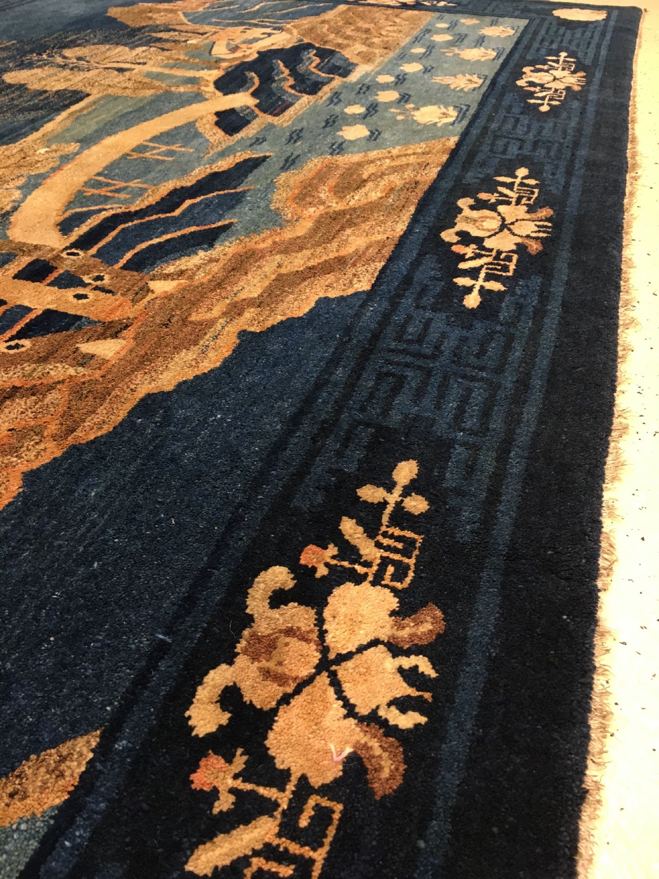 Detail g: Seltener Pao Tao "Bildteppich" antik, Nordostchina, um 1900, Wolle geknüpft auf Baumwolle. Großformatiger Pao Tao mit chinesischer ...