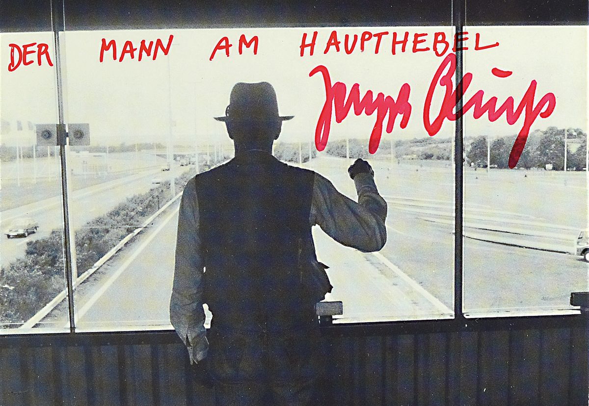 Joseph Beuys, 1921-1986, Der Mann am Haupthebel, 1985 Hrsg. Edition Staeck Heidelberg, unter Glas, Rahmen, 10 x 15/ca. 23.5 x 29 cm