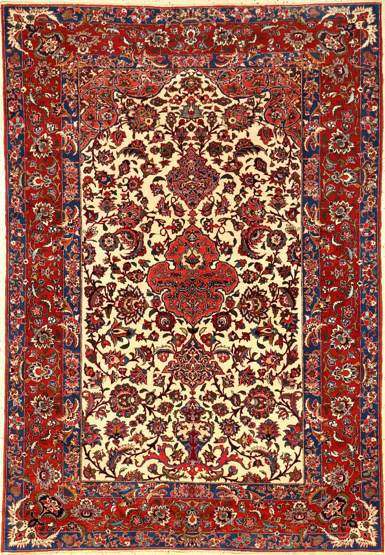 Feiner Esfahan alt, Zentralpersien, um 1930, Korkwolle geknüpft auf Baumwolle. Bemerkenswert fein und sauber geknüpfter Esfahan in erstklassiger ...