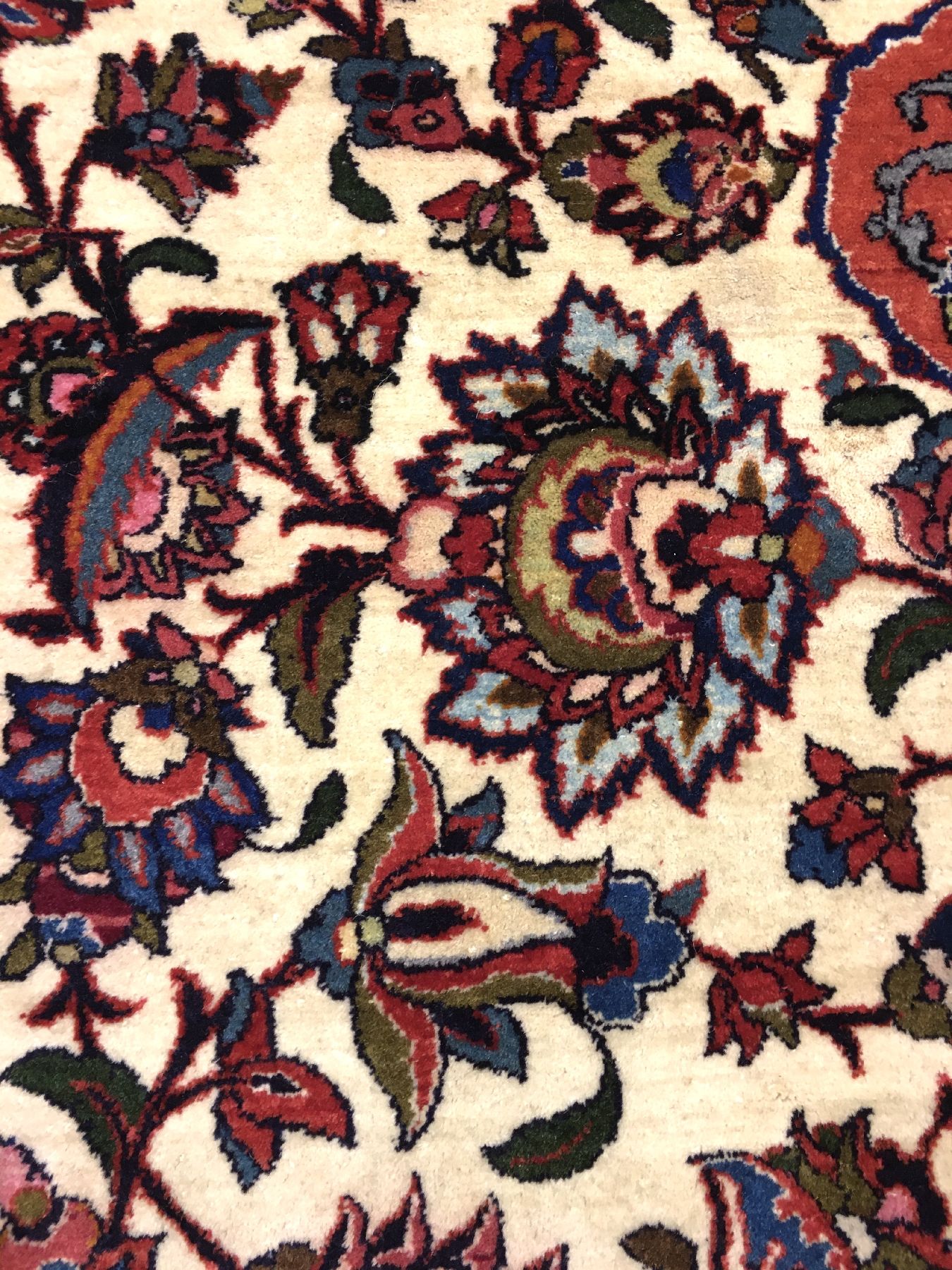 Detail e: Feiner Esfahan alt, Zentralpersien, um 1930, Korkwolle geknüpft auf Baumwolle. Bemerkenswert fein und sauber geknüpfter Esfahan in erstklassiger ...