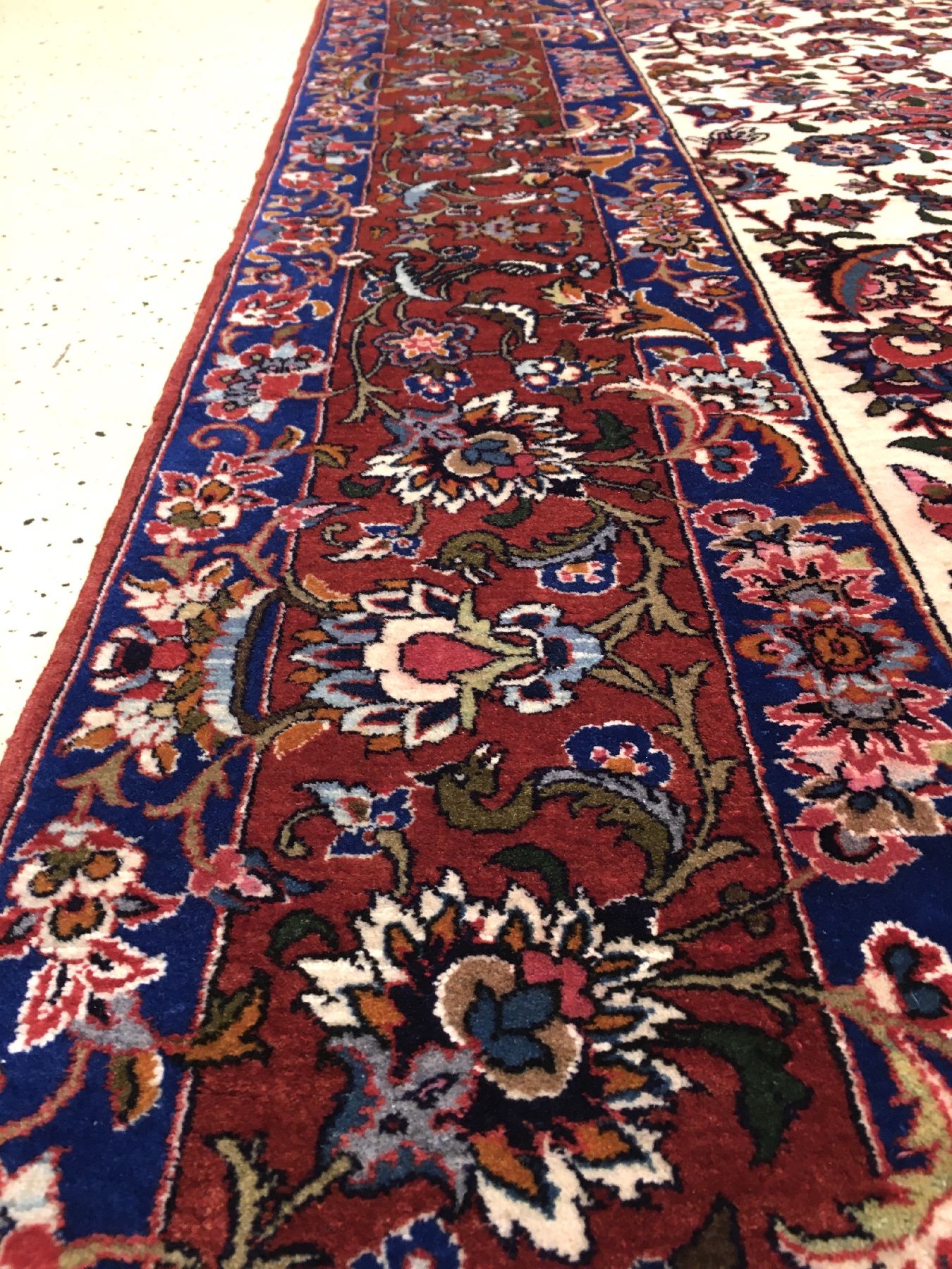 Detail f: Feiner Esfahan alt, Zentralpersien, um 1930, Korkwolle geknüpft auf Baumwolle. Bemerkenswert fein und sauber geknüpfter Esfahan in erstklassiger ...