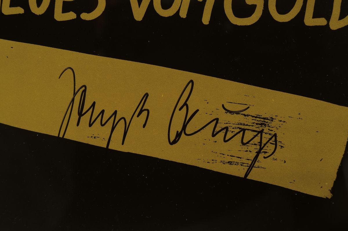 Detail a: Joseph Beuys,1921-1986, Multiple, handsigniert, "Neues vom Gold", 1978, Hrsg. Edition Staeck Heidelberg, unter Glas, Rahmen, 10 x 15/ca. ...