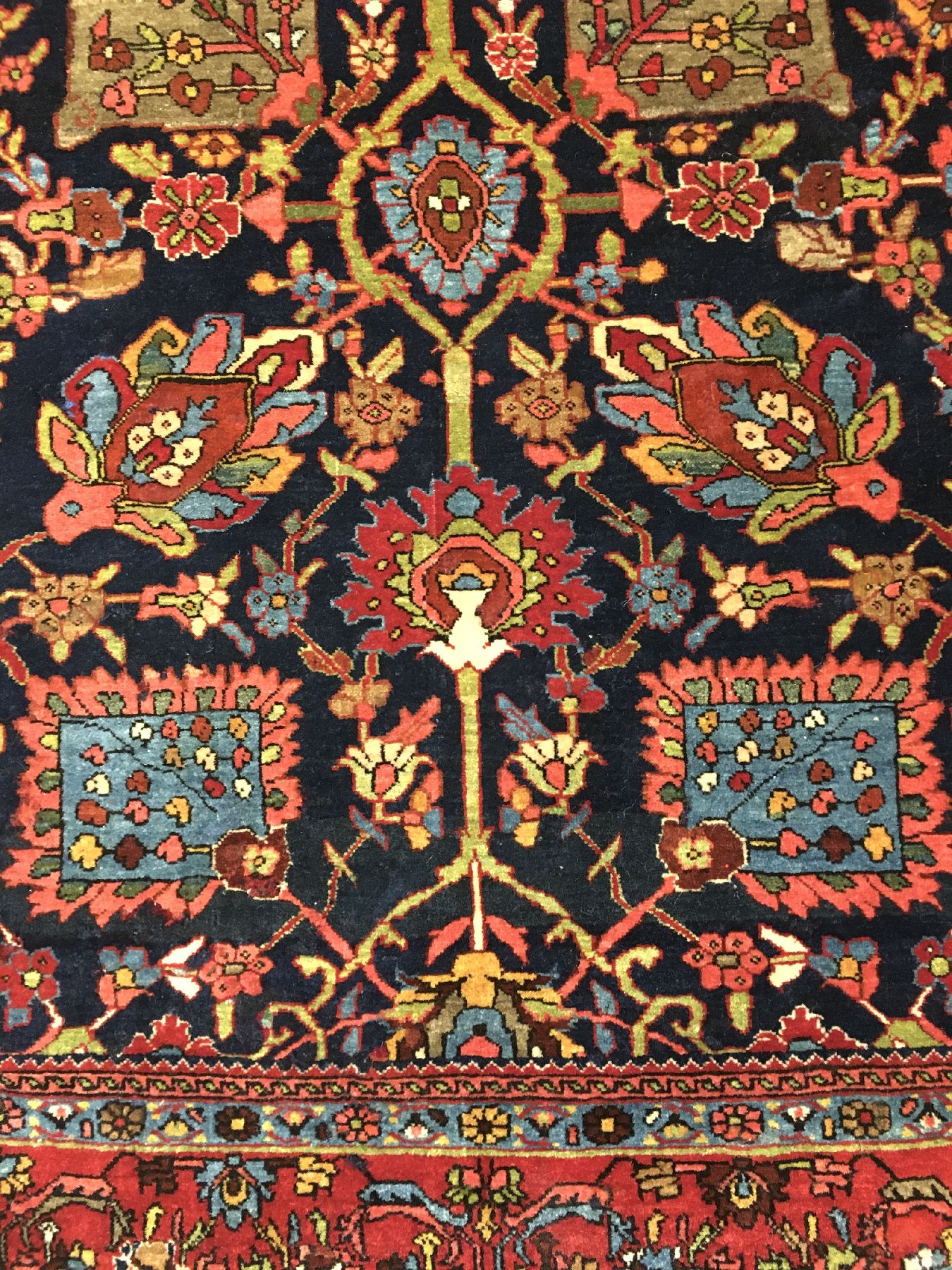 Detail e: Feiner Bidjar antik, Nordwestpersien, um 1910, Korkwolle geknüpft auf Baumwolle. Sehr hochwertig geknüpfter Bidjar mit erstklassigen Naturfarben. ...