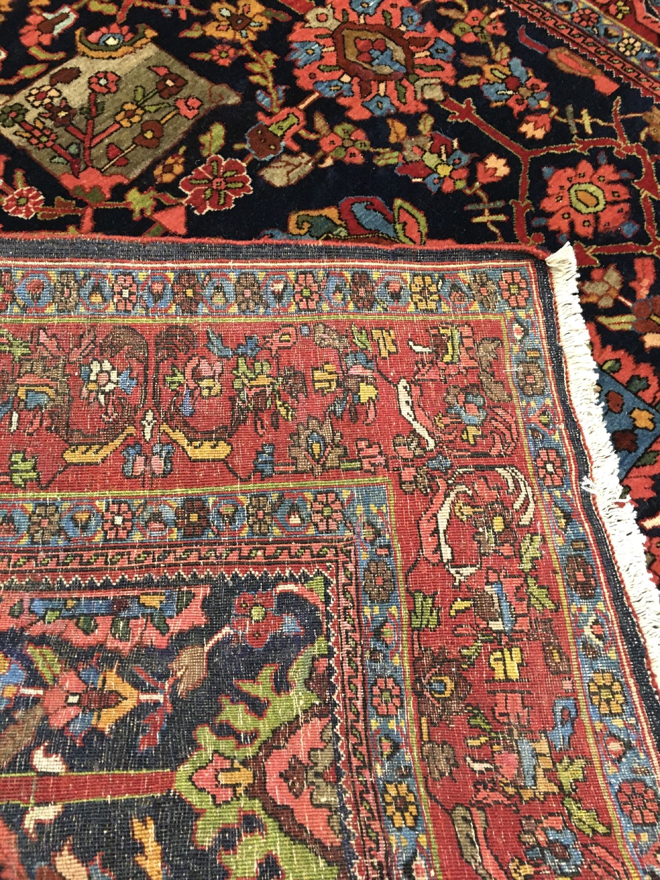 Detail h: Feiner Bidjar antik, Nordwestpersien, um 1910, Korkwolle geknüpft auf Baumwolle. Sehr hochwertig geknüpfter Bidjar mit erstklassigen Naturfarben. ...