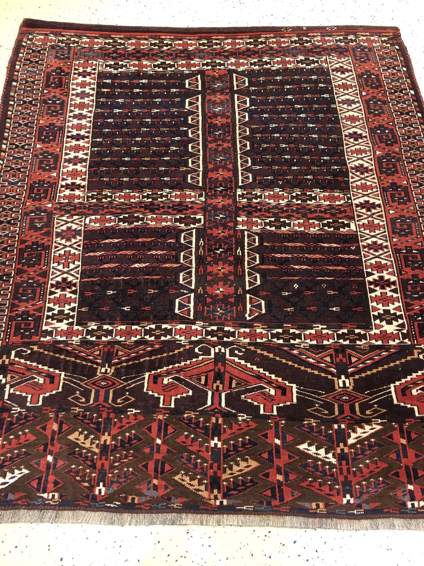 Detail a: Yomud "Engsi" antik, Turkmenistan, 19.Jhd., Wolle geknüpft auf Wolle. Türteppich der Yomuden mit Balkenkreuz-Muster und turkmenischer ...
