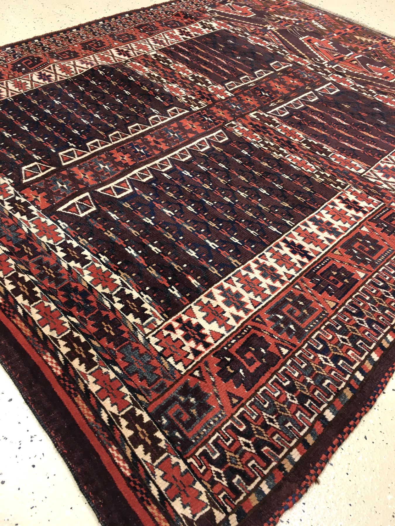 Detail d: Yomud "Engsi" antik, Turkmenistan, 19.Jhd., Wolle geknüpft auf Wolle. Türteppich der Yomuden mit Balkenkreuz-Muster und turkmenischer ...