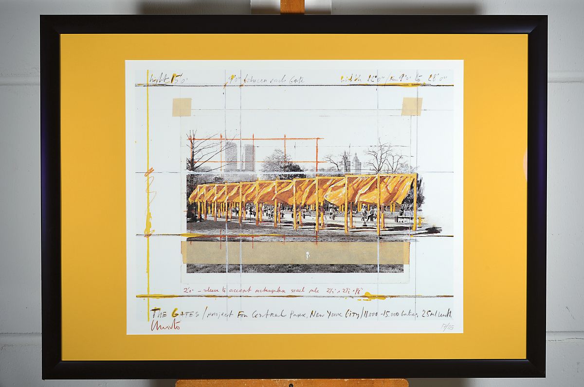 Detail k: Christo, 1935 - 2020, "The Gates", kleine Edition einer Offsetlitho auf Papier, 17/35, handsigniert, von 1994, ca. 84 x 59.5 cm, unter ...