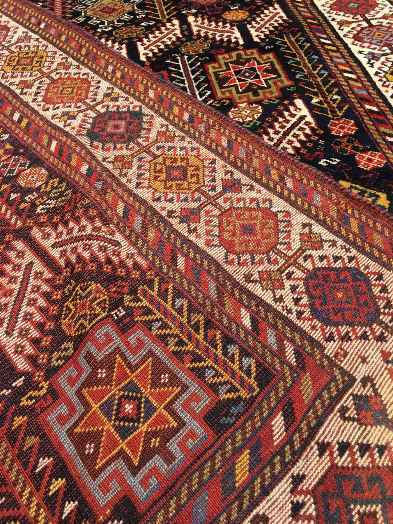 Detail h: Feiner Khamseh antik, Südwestpersien Fars-Gebiet, 19.Jhd., Wolle geknüpft auf Wolle/Ziegenhaar. Seltener Khamseh Stammesteppich mit einem Rapport ...
